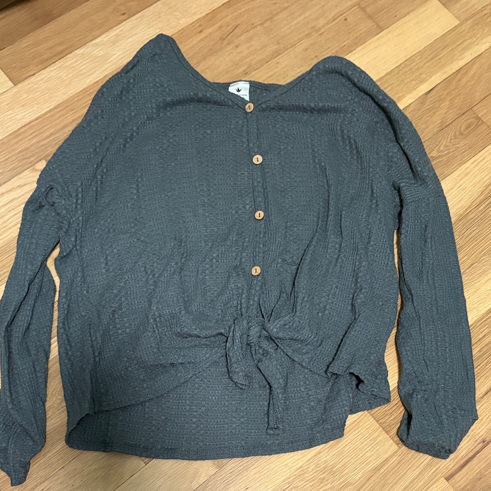 Paper Crane Blue Grey Button-Front Tie-Hem Long Sleeve Top